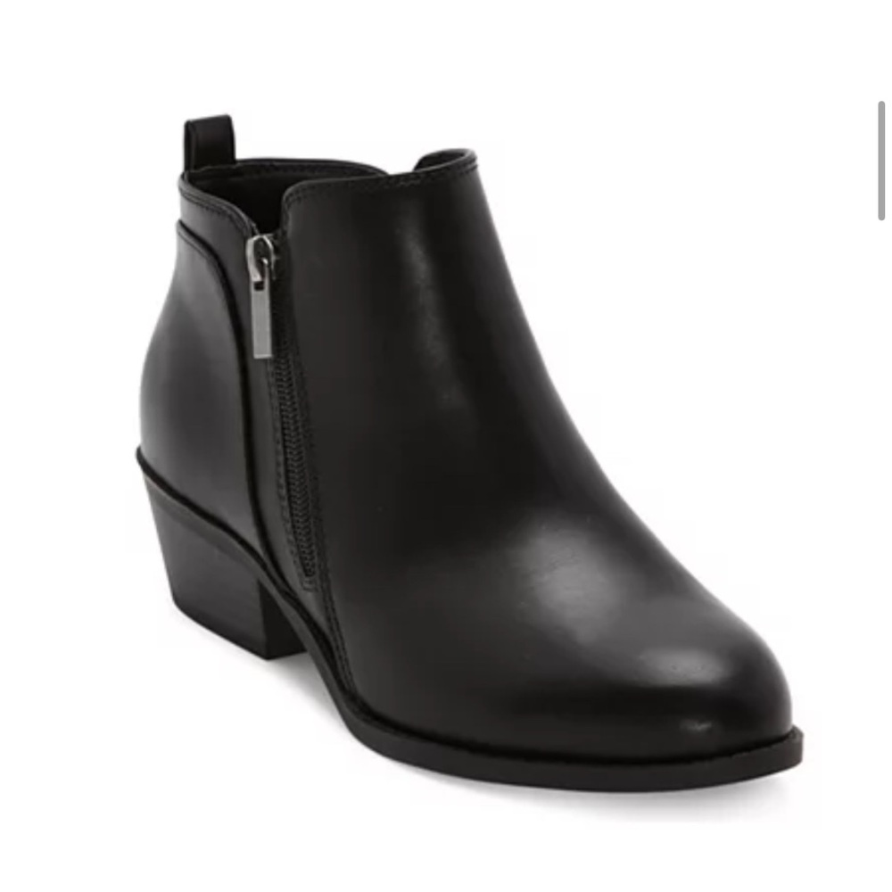 Arizona Jean Company Black Ankle Booties